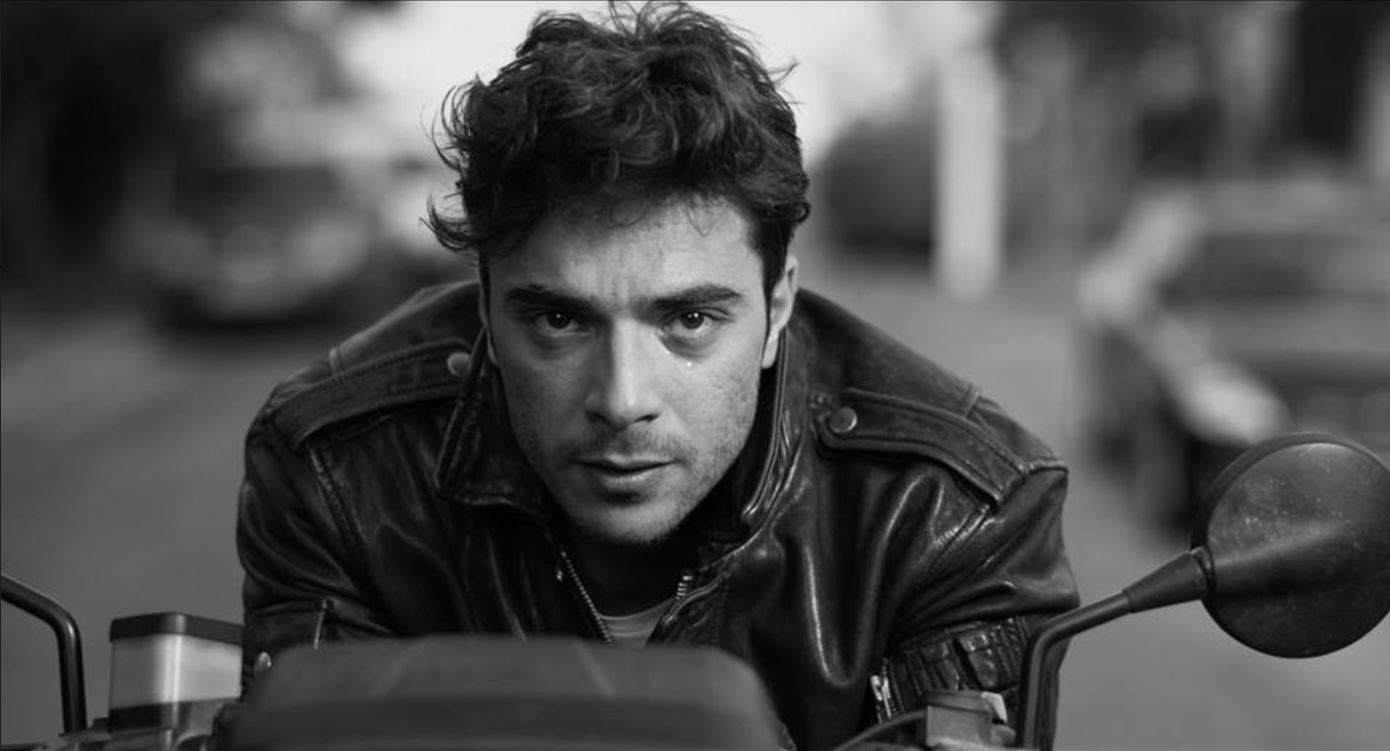 Γυμνός στο «Curing room» ο Πάνος Νάτσης