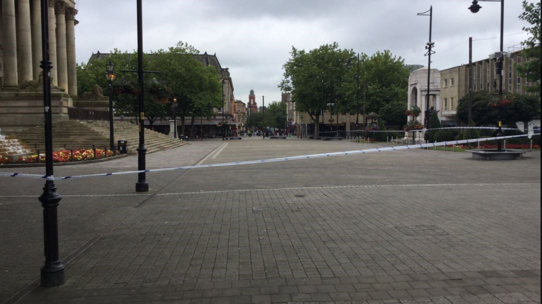 Ύποπτο πακέτο στο δημαρχείο του Μπόλτον στη Μεγάλη Βρετανία – ΤΩΡΑ