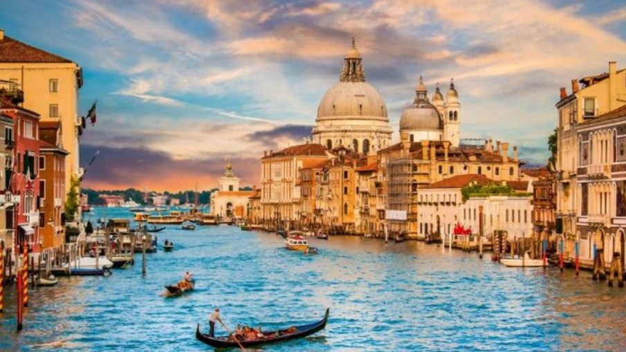 Πώς βγήκε η φράση «πόσα απίδια βάζει ο σάκος»