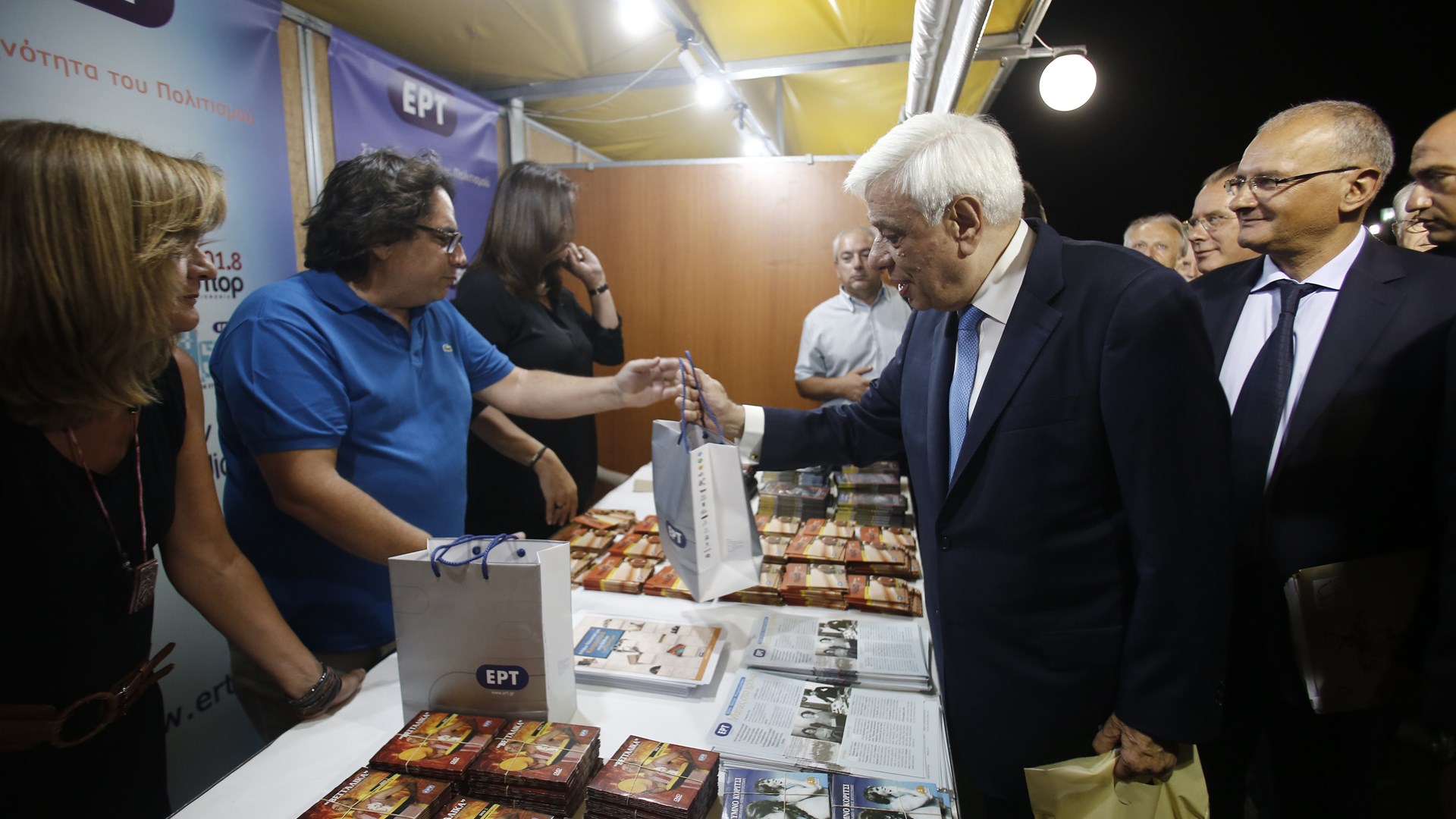 Παυλόπουλος: Το βιβλίο «σφυρηλατεί» μια αναντικατάστατη υλική σχέση με τον αναγνώστη