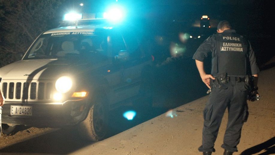 Σε εξέλιξη αστυνομική επιχείρηση για την εξάρθρωση κυκλώματος διακίνησης όπλων