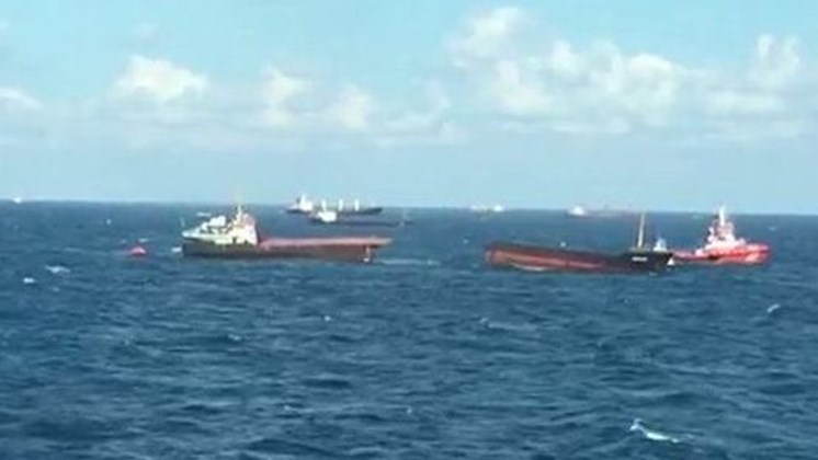Συγκλονιστικό ΒΙΝΤΕΟ – Πλοίο κόπηκε στη μέση στα ανοικτά της Μαύρης Θάλασσας