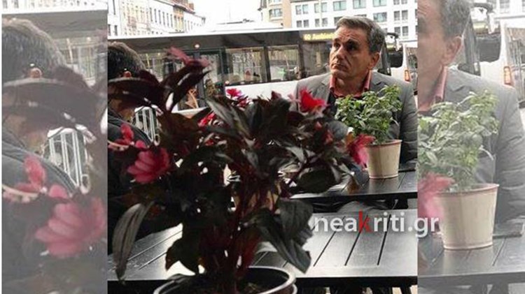 Ο καφές του Ευκλείδη Τσακαλώτου στις Βρυξέλλες – ΦΩΤΟ