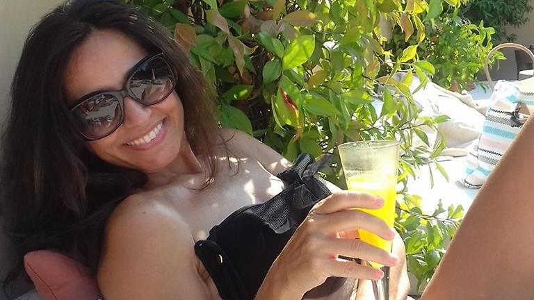 Γνωστή ηθοποιός στα 47 της ποζάρει με μπικίνι και… αναστατώνει – ΦΩΤΟ