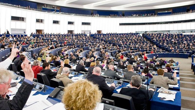Άρνηση των Ελλήνων ευρωβουλευτών να παραβρεθούν σε δείπνο με εκείνους της Χρυσής Αυγής