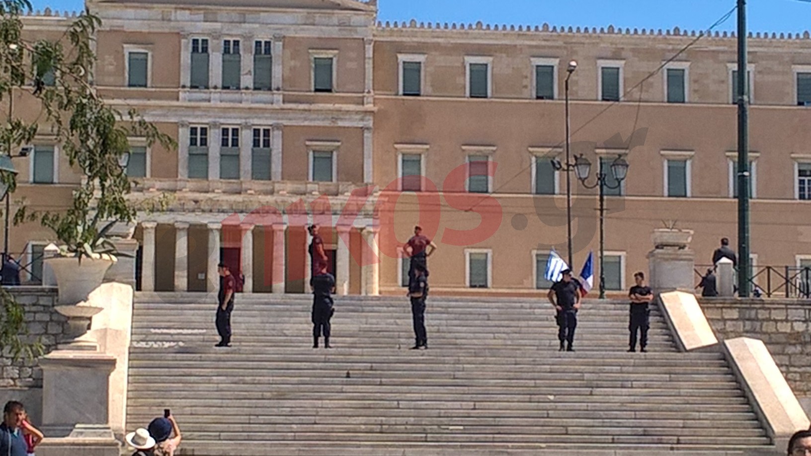 Δρακόντεια μέτρα ασφαλείας για την επίσκεψη Μακρόν – ΦΩΤΟ