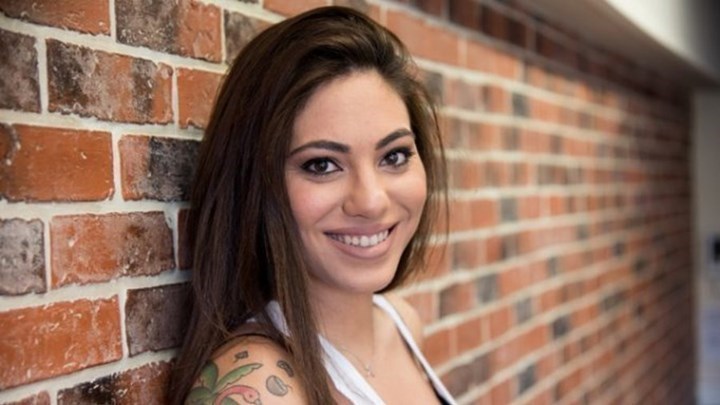 H Bαλαβάνη ποζάρει με κόκκινο μπικίνι και ανάβει φωτιές – ΦΩΤΟ