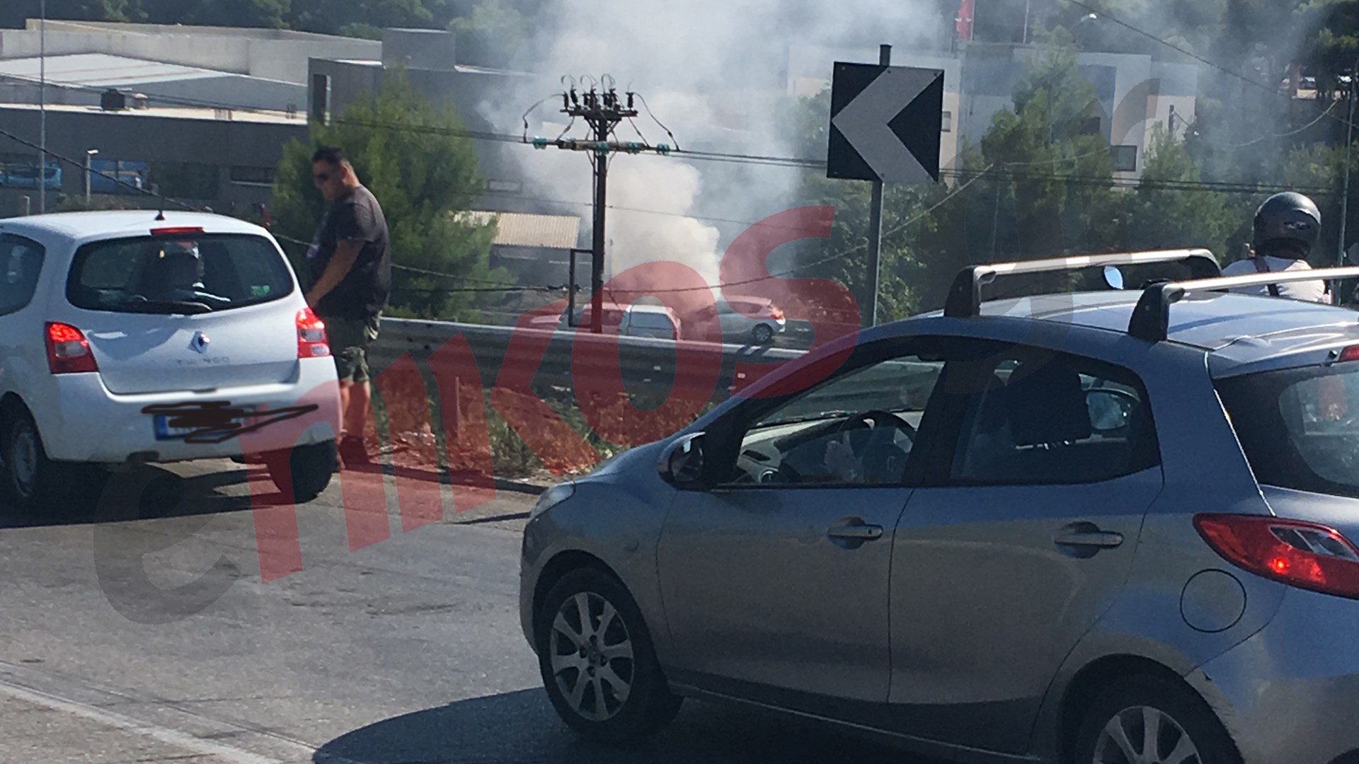 Αυτοκίνητο πήρε φωτιά στην Ε.Ο. Αθηνών – Λαμίας – ΦΩΤΟ αναγνώστη
