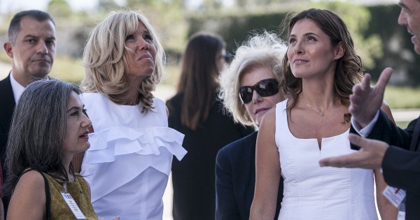 Τι εκμυστηρεύτηκε η Μπριζίτ Μακρόν στην Μπέτυ Μπαζιάνα