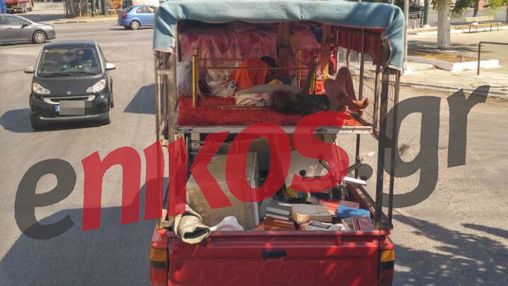 Ασυνείδητος οδηγός μεταφέρει παιδιά σε… διώροφη καρότσα αγροτικού – ΦΩΤΟ αναγνώστη