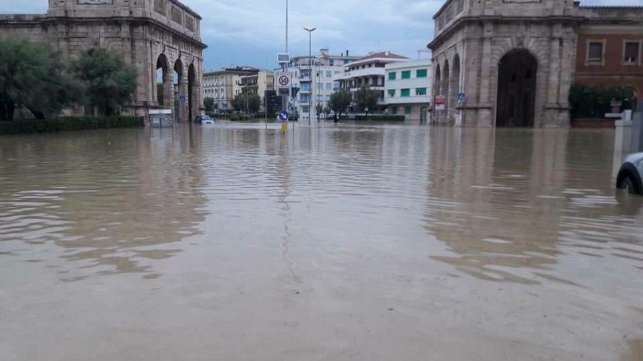 Φονική κακοκαιρία πλήττει το Λιβόρνο – Στους πέντε οι νεκροί – ΦΩΤΟ
