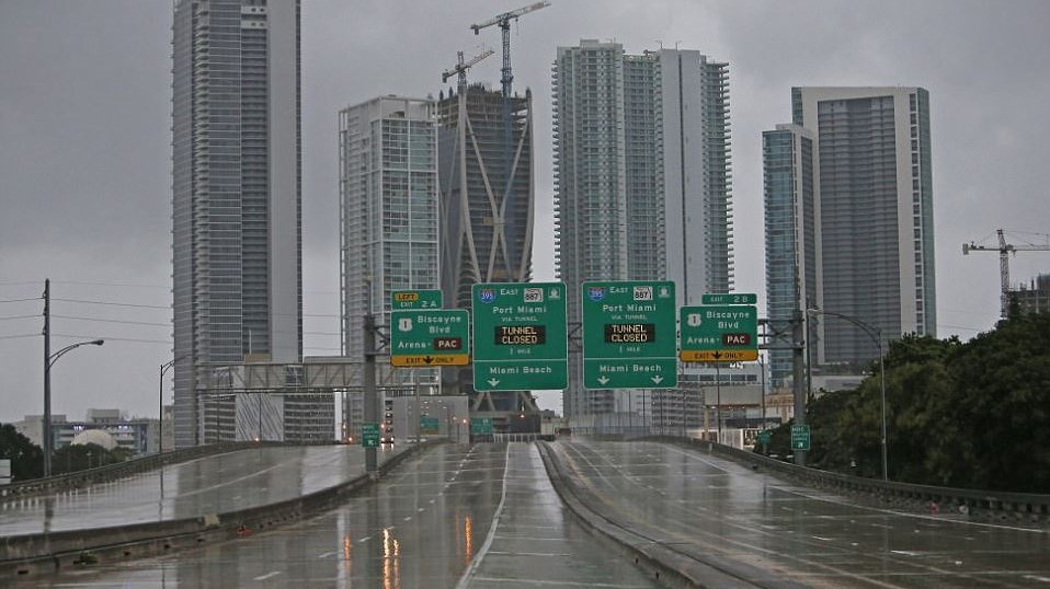 Συναγερμός στη Φλόριντα – Ενισχύθηκε ο φονικός κυκλώνας Ίρμα – ΒΙΝΤΕΟ