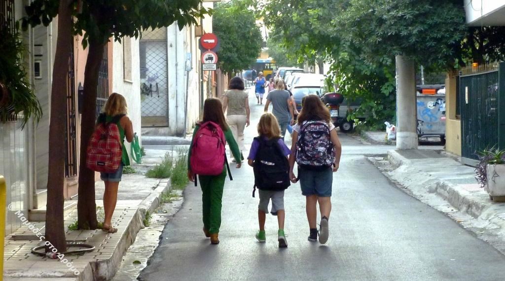 Θεσσαλονίκη: Συμβουλές κυκλοφοριακής αγωγής από τροχονόμους την πρώτη ημέρα του σχολείου