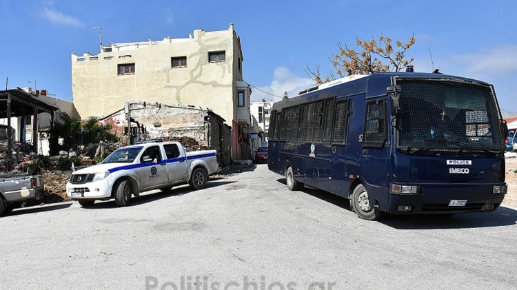 Αστυνομική επιχείρηση στη Σούδα με συλλήψεις και προσαγωγές μεταναστών