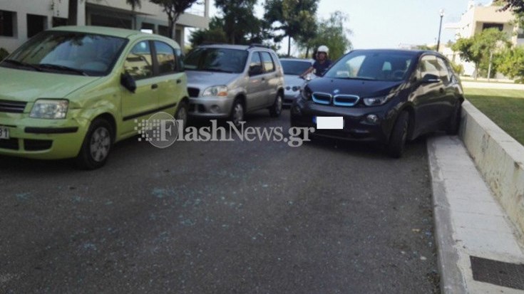 Παραλίγο τραγωδία στην Κρήτη – Μητέρα παρέσυρε με το αυτοκίνητο το παιδί της – ΦΩΤΟ