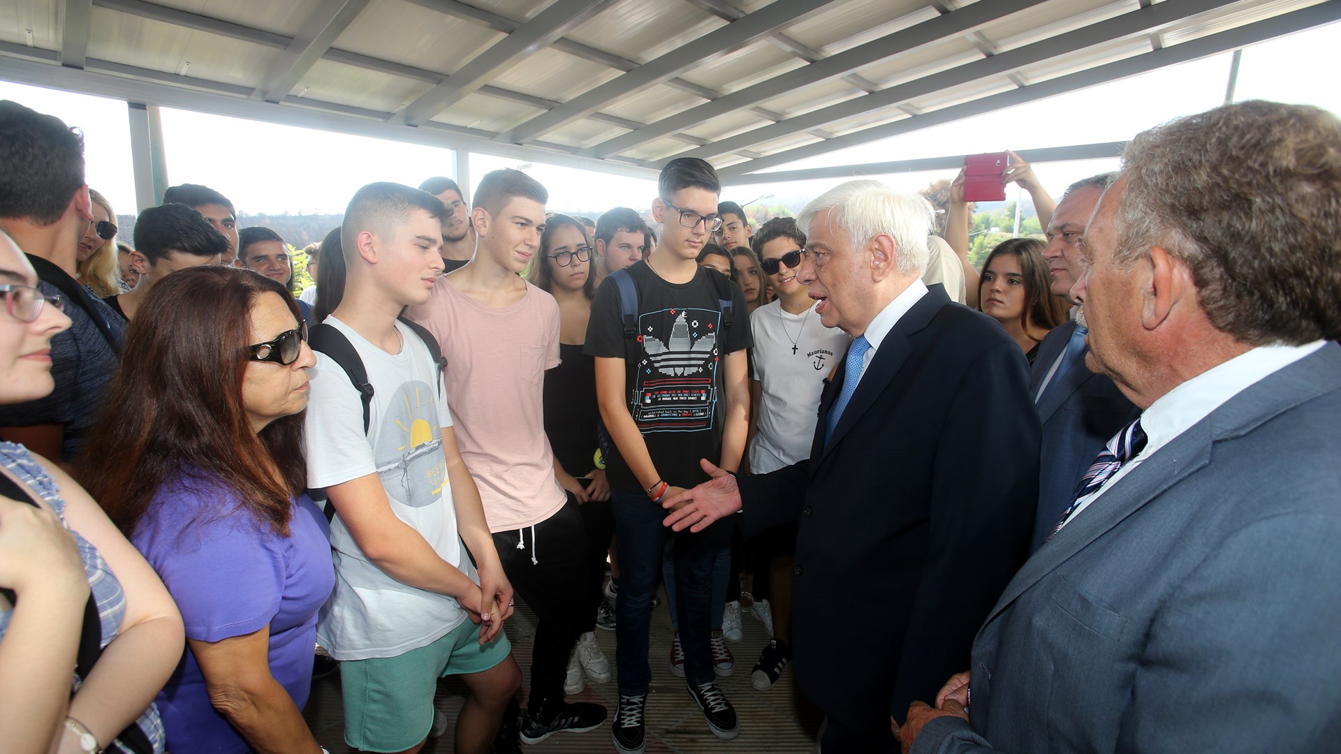 Ο λυκειάρχης που έπλεξε το εγκώμιο του Προκόπη Παυλόπουλου