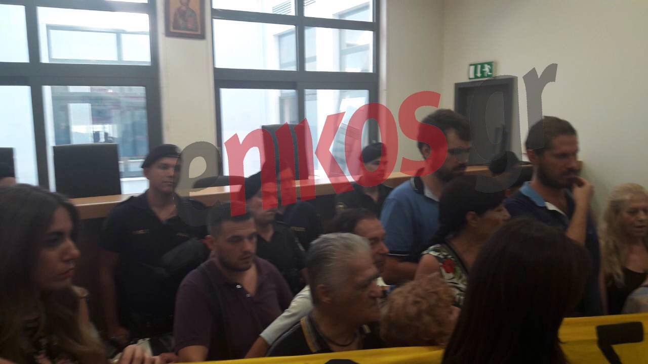 Το enikos.gr στο Ειρηνοδικείο Αθηνών: Ένταση για τους πλειστηριασμούς – ΦΩΤΟ – ΒΙΝΤΕΟ