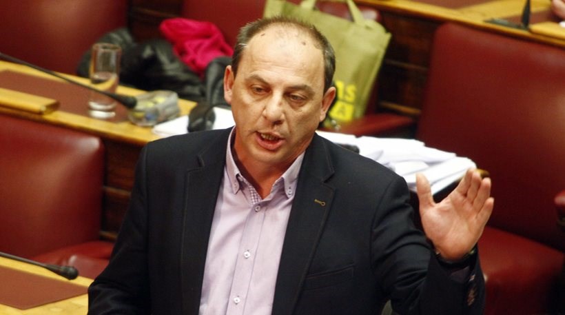 Η Ομοσπονδία Νοσηλευτών καταγγέλλει ως προκλητικά ευνοϊκή τη μετακίνηση συζύγου βουλευτή του ΣΥΡΙΖΑ