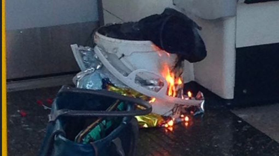 Ωρολογιακή και αυτοσχέδια βόμβα προκάλεσε την έκρηξη στο μετρό του Λονδίνου
