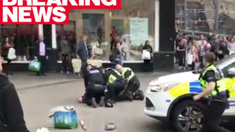 Συναγερμός στο Μπέρμιγχαμ: Συνελήφθη άτομο που είχε ένα μαχαίρι στην κατοχή του – ΒΙΝΤΕΟ