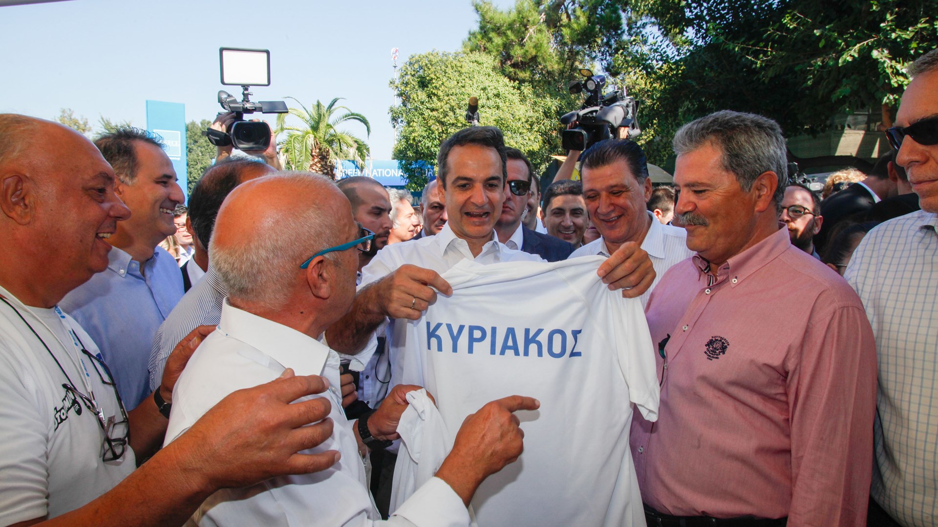 Ο Μητσοτάκης δήλωσε συμμετοχή σε Ημιμαραθώνιο – Η φανέλα με το όνομα “Κυριάκος” – ΦΩΤΟ