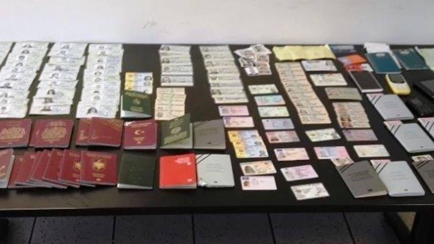 Κύκλωμα διακινούσε πρόσφυγες μέσω αεροδρομίων – Έως 1.500 ευρώ η ταρίφα του πλαστού διαβατηρίου