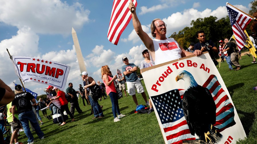 Σε φιάσκο εξελίχθηκε διαδήλωση υπέρ του Τραμπ – Αντί για ένα εκατομμύριο, μαζεύτηκαν 1.000 άτομα
