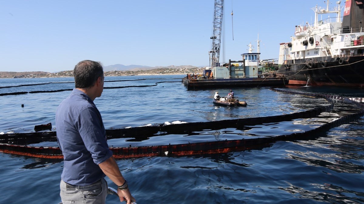 Κόντρα Ποταμιού – Περιφέρειας Αττικής για τη ρύπανση στον Σαρωνικό