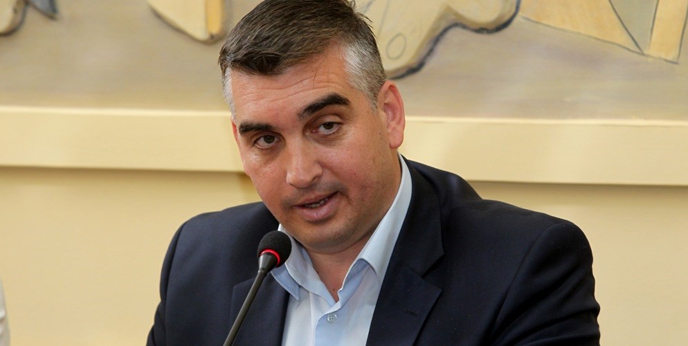 Ο Δήμαρχος Ελληνικού για την επιχείρηση απορρύπανσης: Ολημερίς το χτίζανε το βράδυ γκρεμιζόταν