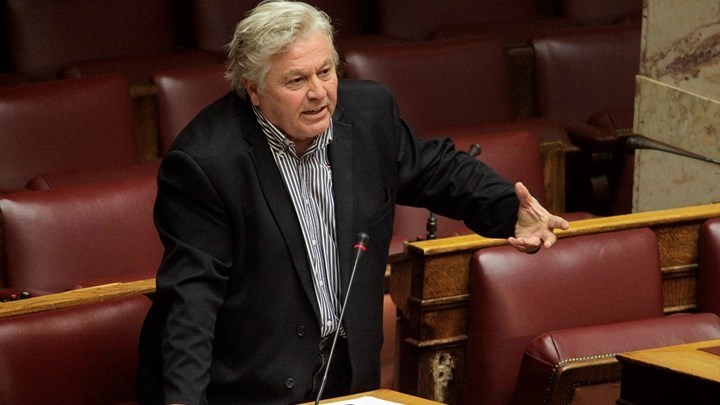 Παπαχριστόπουλος: Πήγα για μπάνιο στη Βούλα και δεν είδα καμία κηλίδα – ΒΙΝΤΕΟ