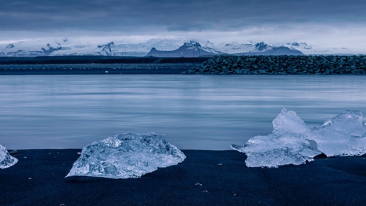 Μια ελληνική παραλία στις πιο ασυνήθιστες του κόσμου