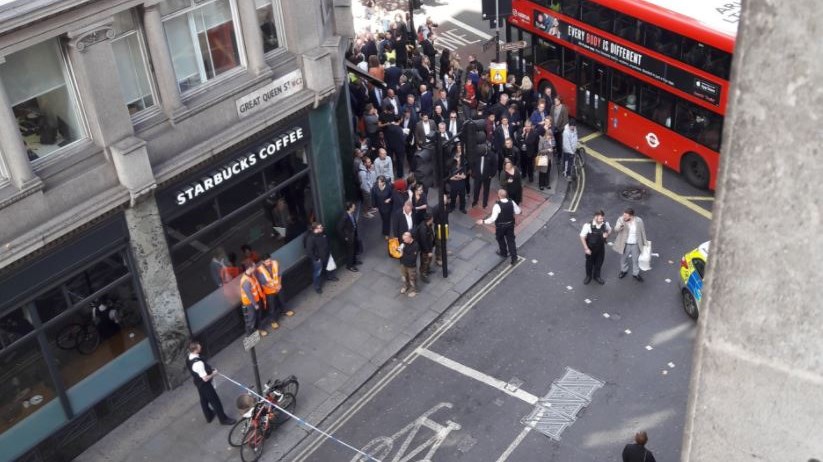 Ύποπτο πακέτο σε σταθμό του Μετρό στο Λονδίνο – ΤΩΡΑ