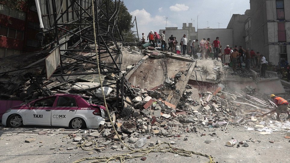 Εκατόμβη νεκρών στο Μεξικό από τον σεισμό των 7,1 Ρίχτερ – Συγκλονιστικές ΦΩΤΟ ΚΑΙ ΒΙΝΤΕΟ