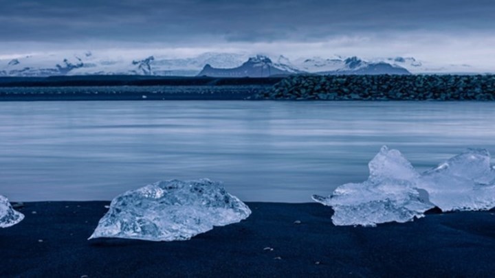 Μια ελληνική παραλία στις πιο ασυνήθιστες του κόσμου – ΦΩΤΟ