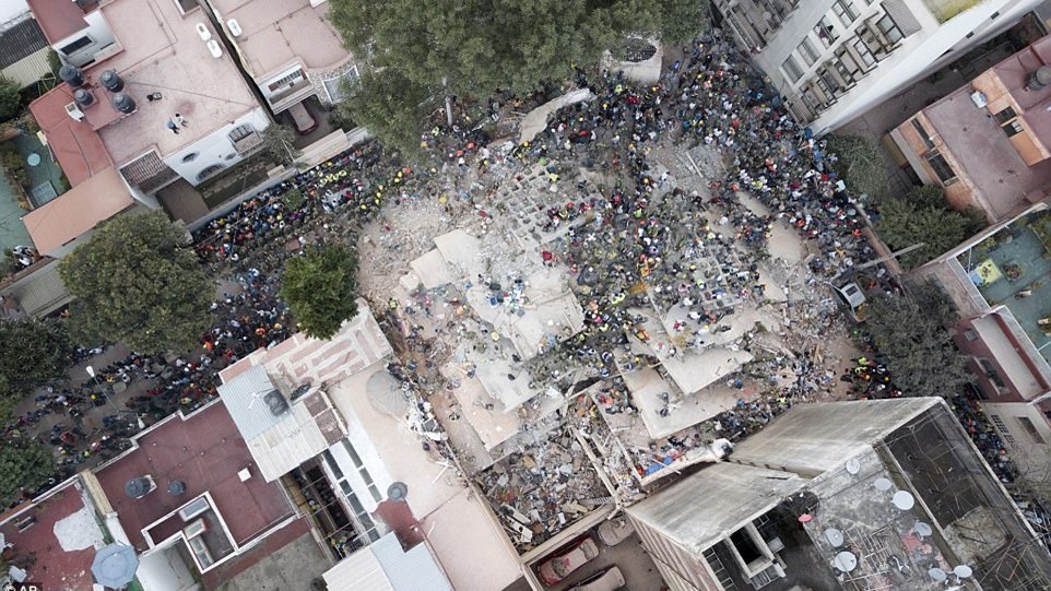 10 συγκλονιστικές φωτογραφίες από τον φονικό σεισμό στο Μεξικό