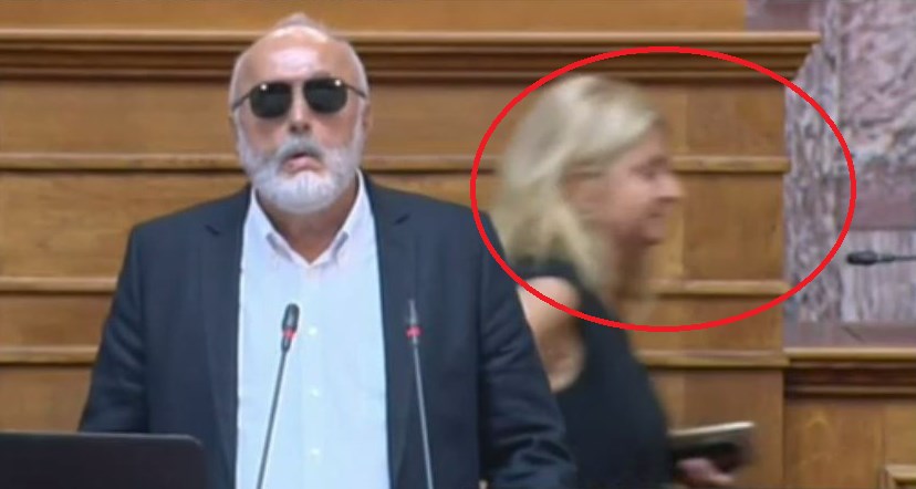 Αυτή είναι η σύμβουλος του Παναγιώτη Κουρουμπλή που προκάλεσε πανικό στη βουλή – ΦΩΤΟ – ΒΙΝΤΕΟ