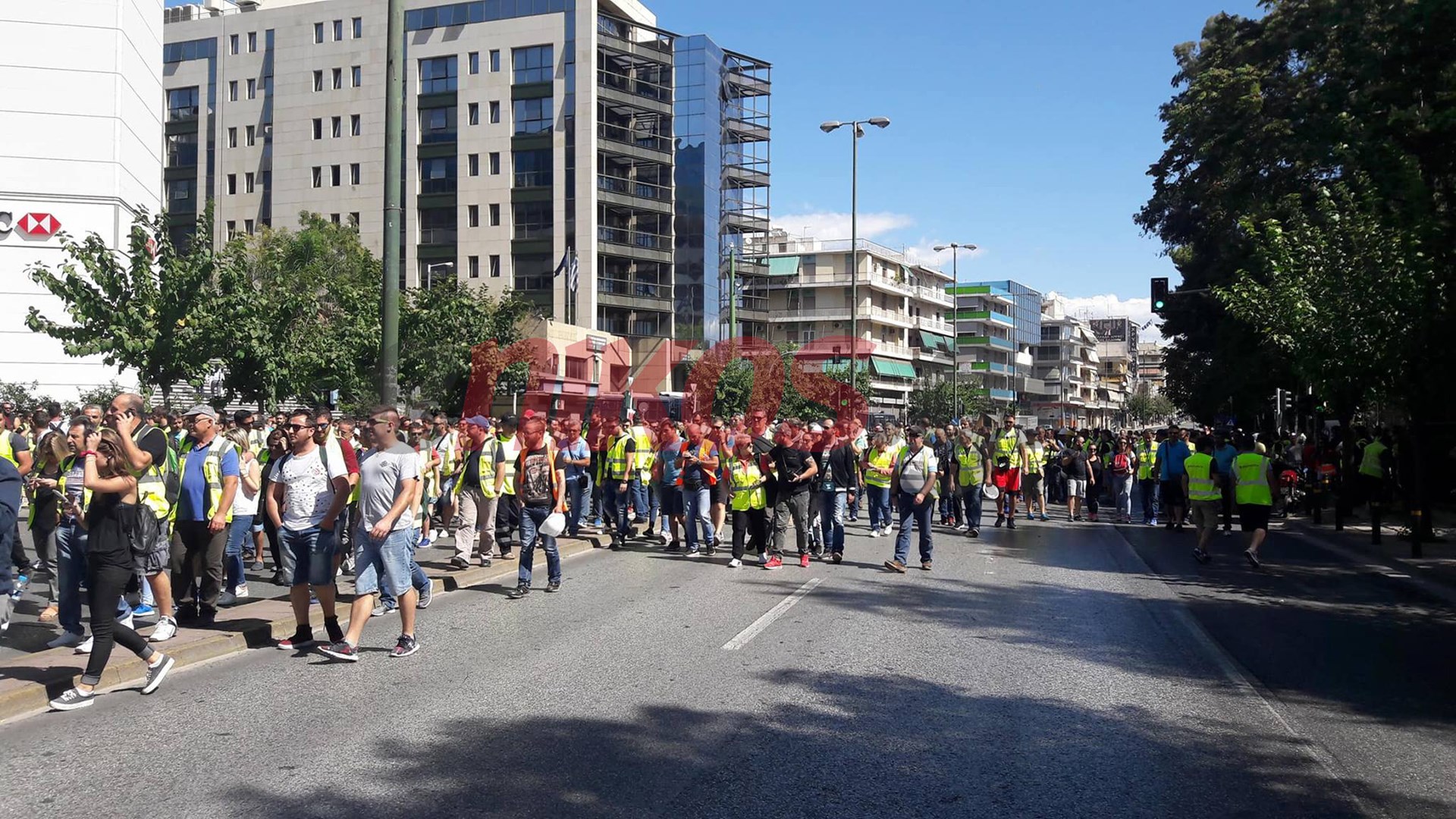 Σε εξέλιξη πορεία των μεταλλωρύχων – ΦΩΤΟ – BINTEO