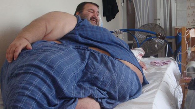 Κραυγή αγωνίας από τον άνδρα που ζυγίζει 360 κιλά -Τι λέει στο enikos.gr – ΒΙΝΤΕΟ