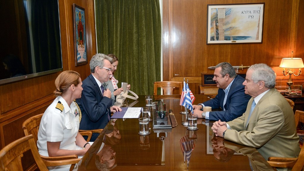 Με τον Αμερικανό πρέσβη συναντήθηκε ο Πάνος Καμμένος – Τι συζητήθηκε