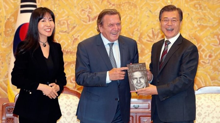 Δείτε τη Νοτιοκορεάτισσα που ξεμυάλισε τον Σρέντερ  – ΦΩΤΟ