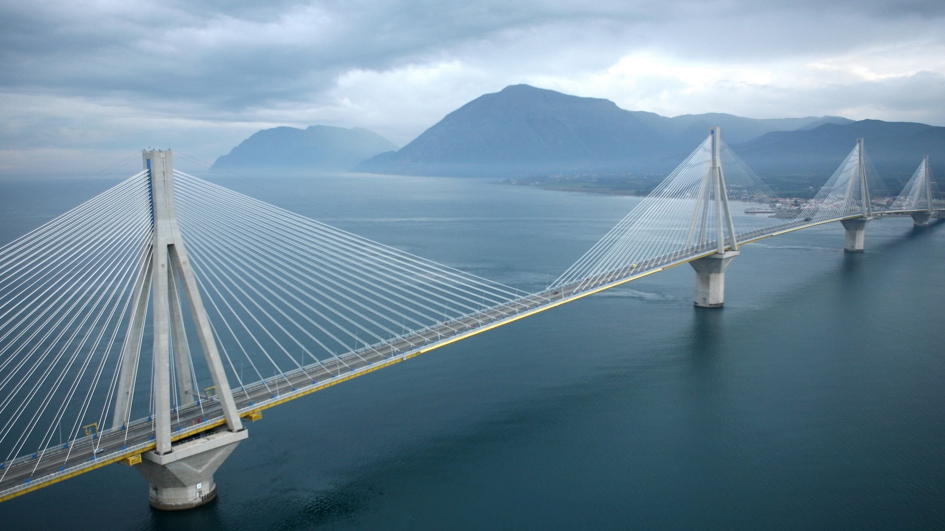 Το μοναδικό γεωλογικό φαινόμενο στον κόσμο που συμβαίνει στον Κορινθιακό κόλπο