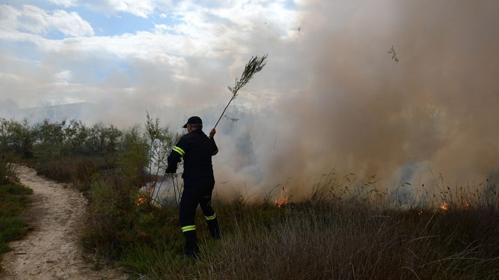Σε εξέλιξη πυρκαγιά στο Ηράκλειο