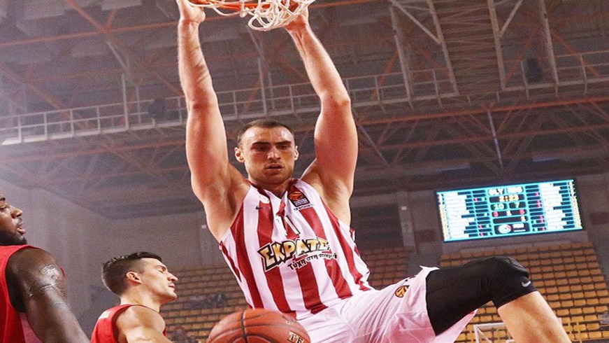 Με εντυπωσιακό Μιλουτίνοφ ο Ολυμπιακός 70-56 τον Ερυθρό Αστέρα