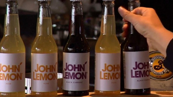 Άδοξο τέλος για τη λεμονάδα John Lemon – Δικαιώθηκε η Γιόκο Όνο