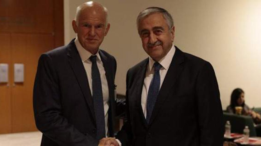 Το «Κίνημα» για την πρόσκληση Παπανδρέου στον Ακιντζί