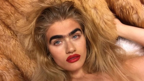 Σοφία Χατζηπαντελή: Το διάσημο μοντέλο με τα υπερμεγέθη φρύδια