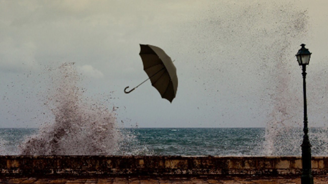 Βροχές, καταιγίδες και πτώση του υδράργυρου