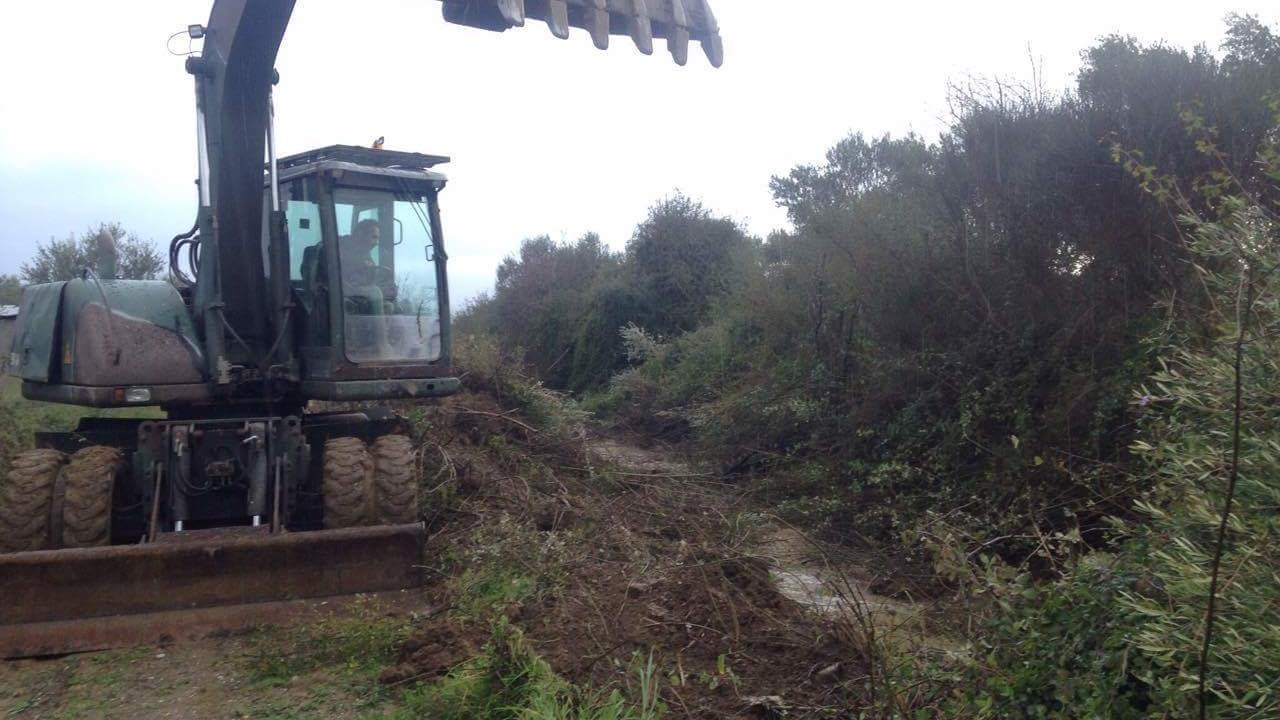 Δυνάμεις του στρατού, της ΕΜΑΚ και της Πυροσβεστικής επιχειρούν στη Σαμοθράκη