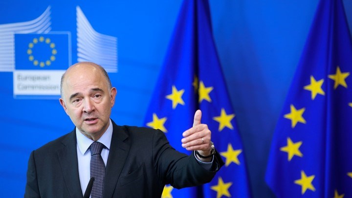 Μοσκοβισί: Οι επενδυτές κοιτάζουν εκ νέου την Ελλάδα με συμπάθεια