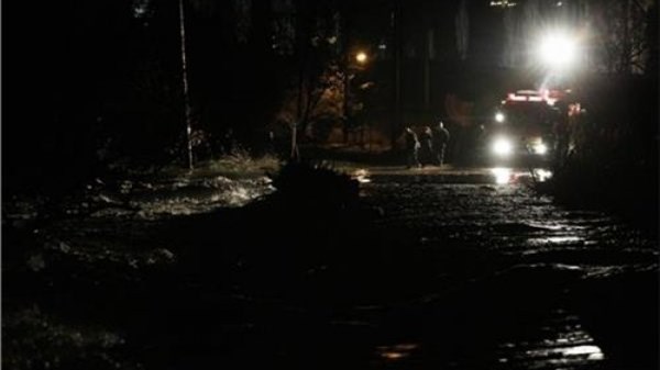 Ποτάμια οι δρόμοι στη δυτική Θεσσαλονίκη – Προβλήματα και στο κέντρο – ΒΙΝΤΕΟ